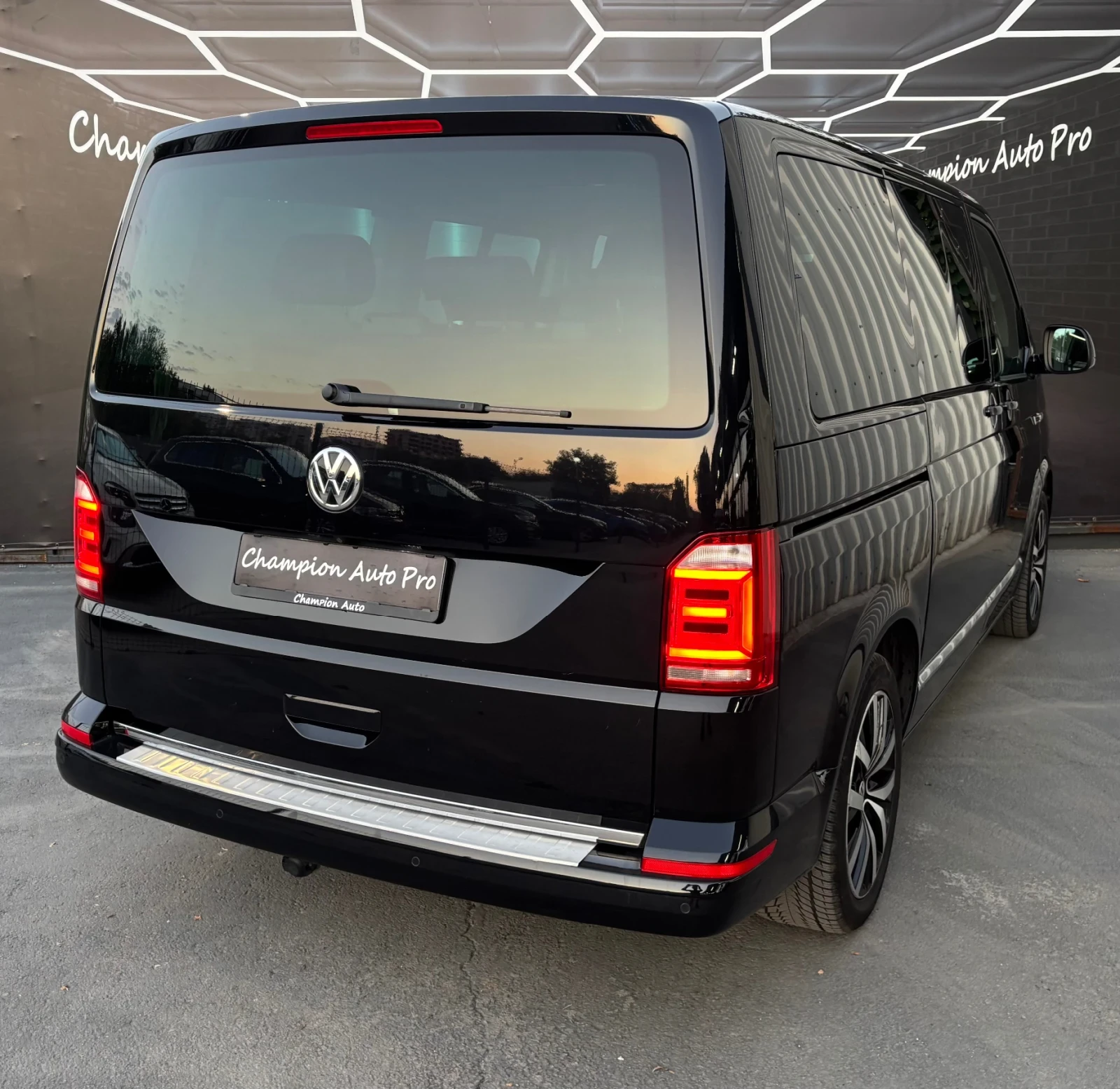 VW Multivan HIGHLINE-4Matic - изображение 5