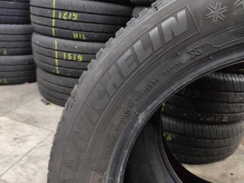 Гуми Зимни 205/60R16, снимка 7 - Гуми и джанти - 30983396