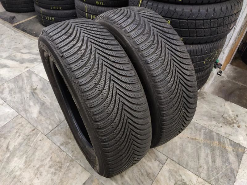 Гуми Зимни 205/60R16, снимка 4 - Гуми и джанти - 30983396