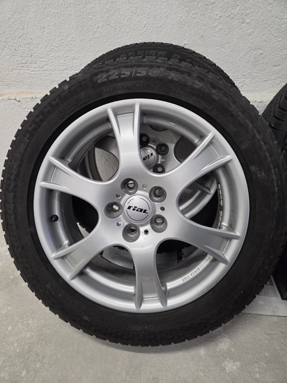 ���� � ������ 225/50R17 | Mobile.bg � ����������� 2