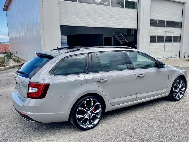 Skoda Octavia 2.0 TDI..VRS..Швейцария 4x4, снимка 3 - Автомобили и джипове - 47264524