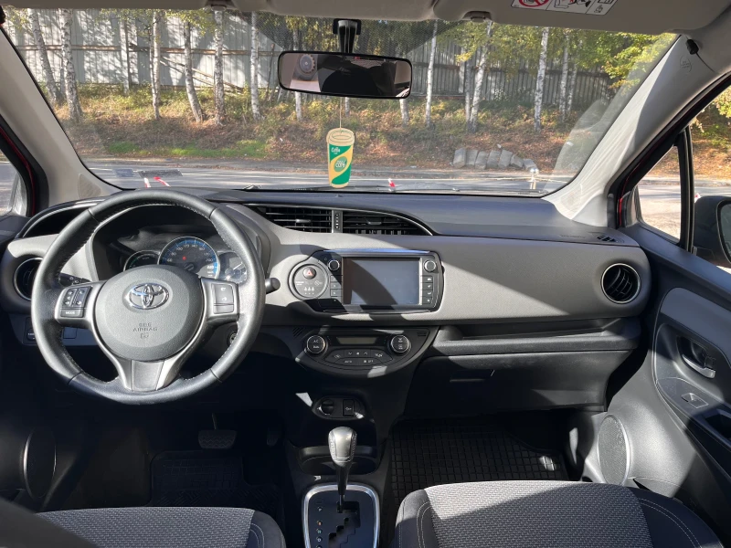 Toyota Yaris 1.5 Hybrid e-CVT, снимка 7 - Автомобили и джипове - 47693345