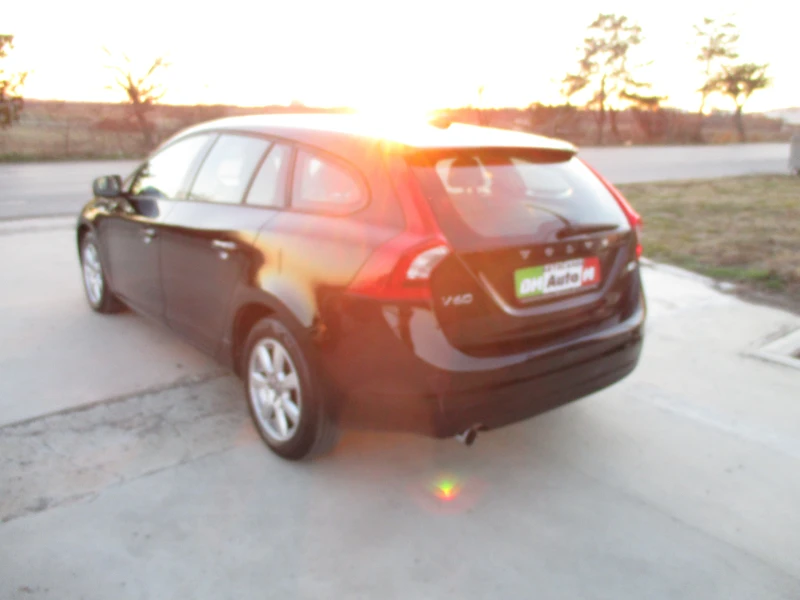 Volvo V60 1.6/KATO НОВА/ABTOMATИК/, снимка 6 - Автомобили и джипове - 48369062