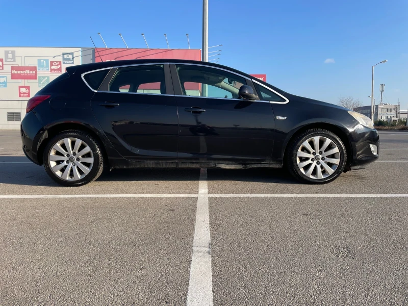 Opel Astra J 1.6T LPG, снимка 4 - Автомобили и джипове - 48479911