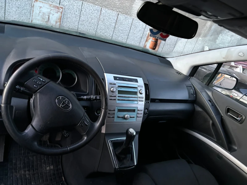 Toyota Corolla verso 2.0 116кс, снимка 6 - Автомобили и джипове - 48742459