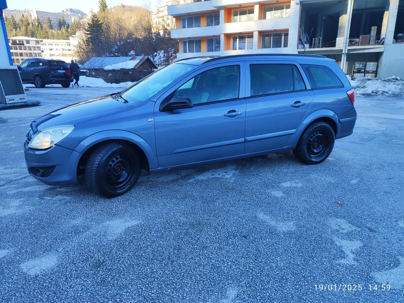 Opel Astra 1.7 cdti, снимка 2 - Автомобили и джипове - 48781060