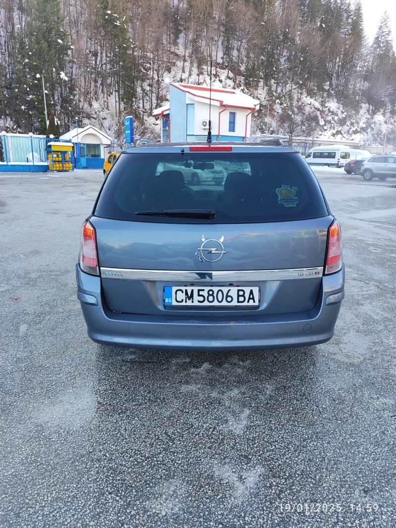 Opel Astra 1.7 cdti, снимка 4 - Автомобили и джипове - 48781060