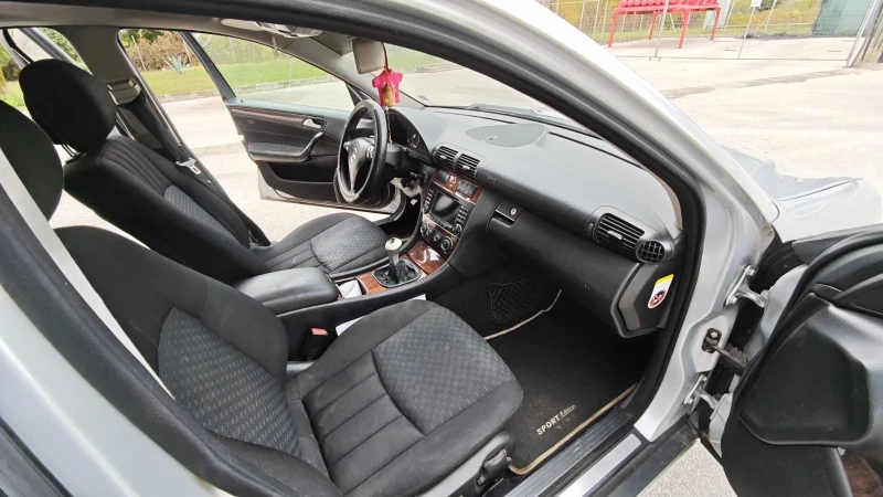Mercedes-Benz C 220 Sport Edition Facelift, снимка 8 - Автомобили и джипове - 52551202