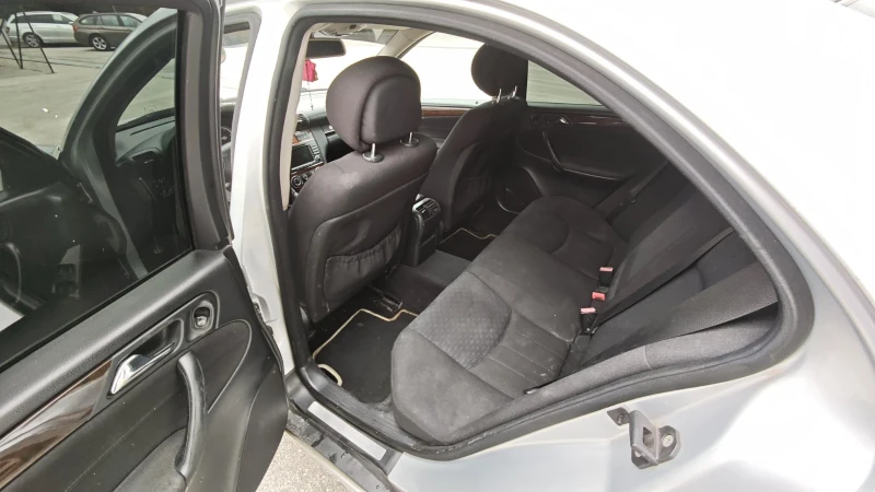 Mercedes-Benz C 220 Sport Edition Facelift, снимка 11 - Автомобили и джипове - 52551202