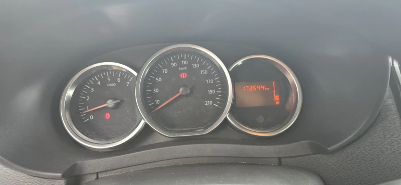 Dacia Lodgy РЕАЛНИ КИЛОМЕТРИ ! КАМЕРА ! ГАЗ ! , снимка 5 - Автомобили и джипове - 53022861