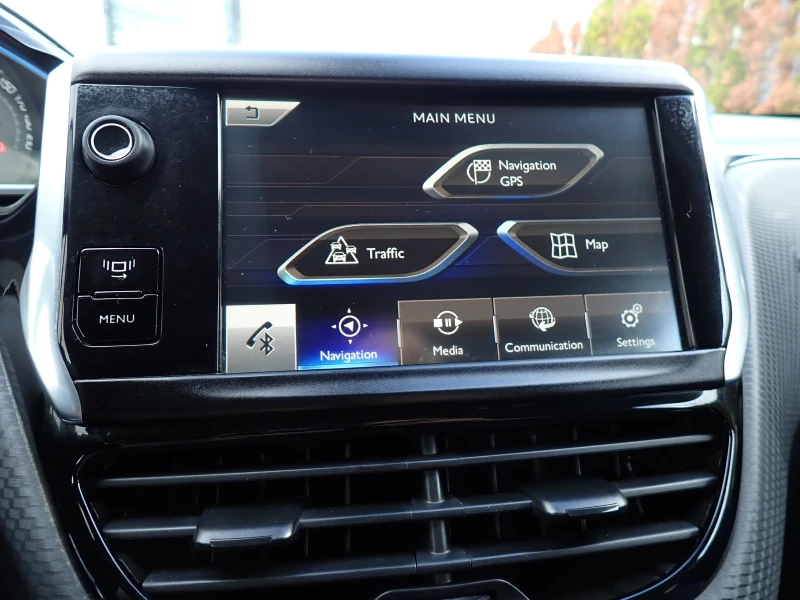 Peugeot 2008 1.6 eHDI, снимка 17 - Автомобили и джипове - 52542981