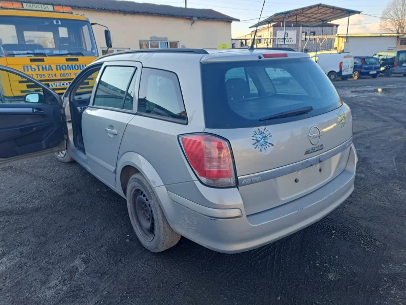 Opel Astra, снимка 2 - Автомобили и джипове - 53077654