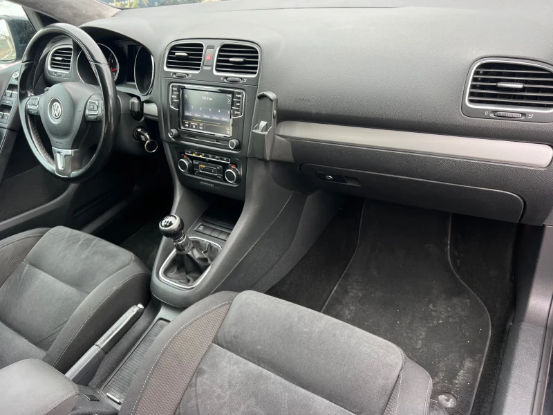 VW Golf 1.4T NAVI/KOJA/6sk/KLIMATRONIK/UNIKAT, снимка 13 - Автомобили и джипове - 53266923