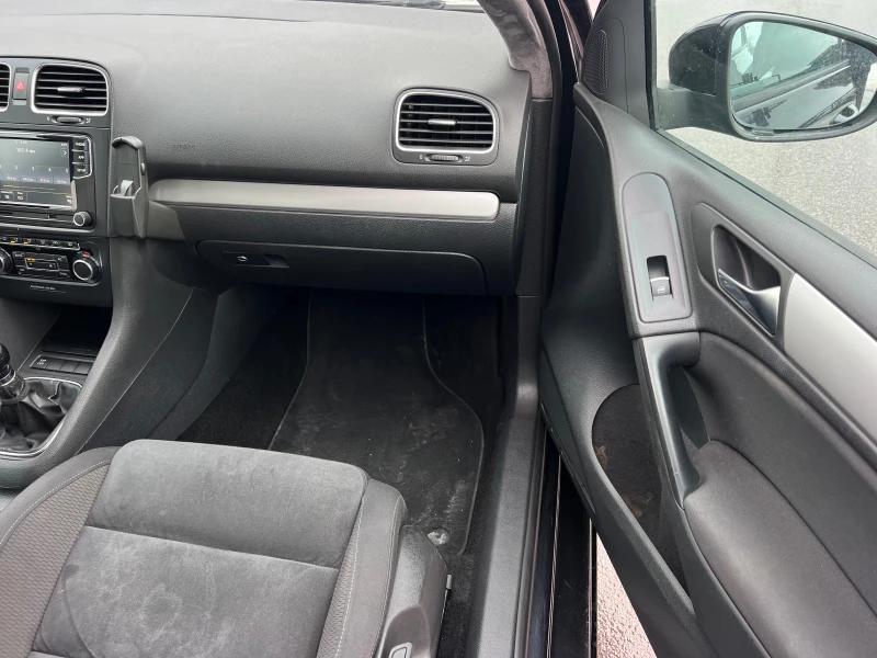 VW Golf 1.4T NAVI/KOJA/6sk/KLIMATRONIK/UNIKAT, снимка 12 - Автомобили и джипове - 53266923
