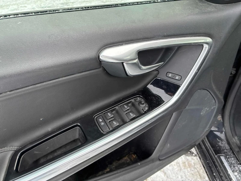 Volvo V60 * Dynamic * CARFAX * ЦЕНА ДО БГ, снимка 12 - Автомобили и джипове - 53326412