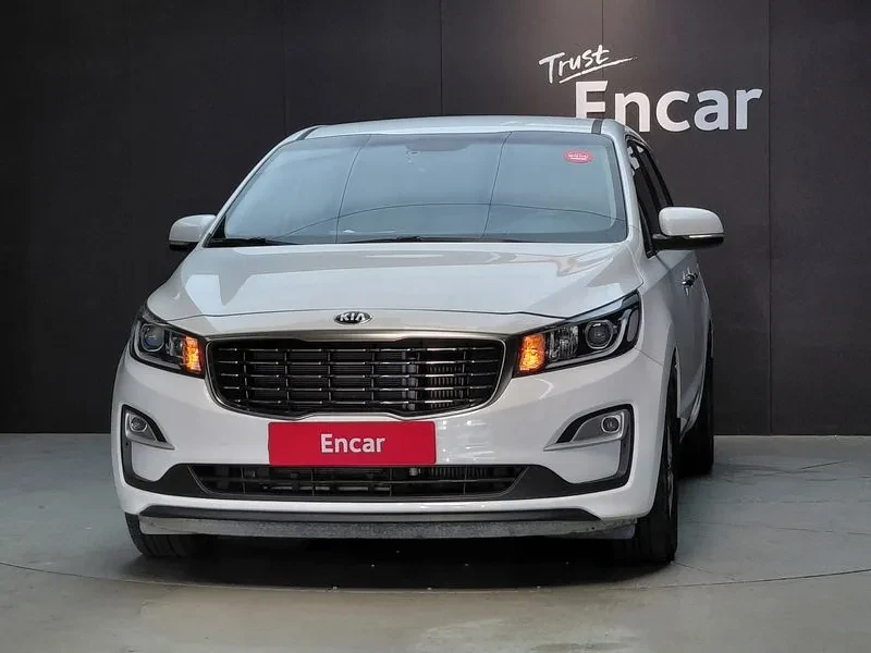 Kia Carnival 11-Seater Deluxe, снимка 3 - Автомобили и джипове - 56117605