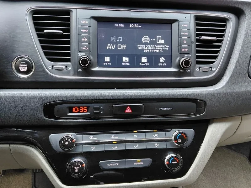 Kia Carnival 11-Seater Deluxe, снимка 17 - Автомобили и джипове - 56117605