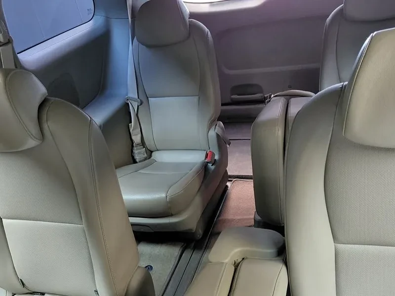 Kia Carnival 11-Seater Deluxe, снимка 16 - Автомобили и джипове - 56117605