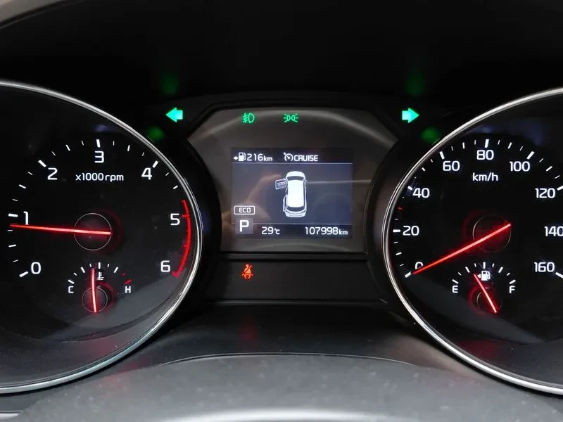 Kia Carnival 11-Seater Deluxe, снимка 8 - Автомобили и джипове - 56117605