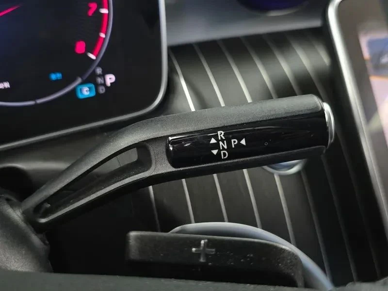 Mercedes-Benz C 200, снимка 9 - Автомобили и джипове - 56738441