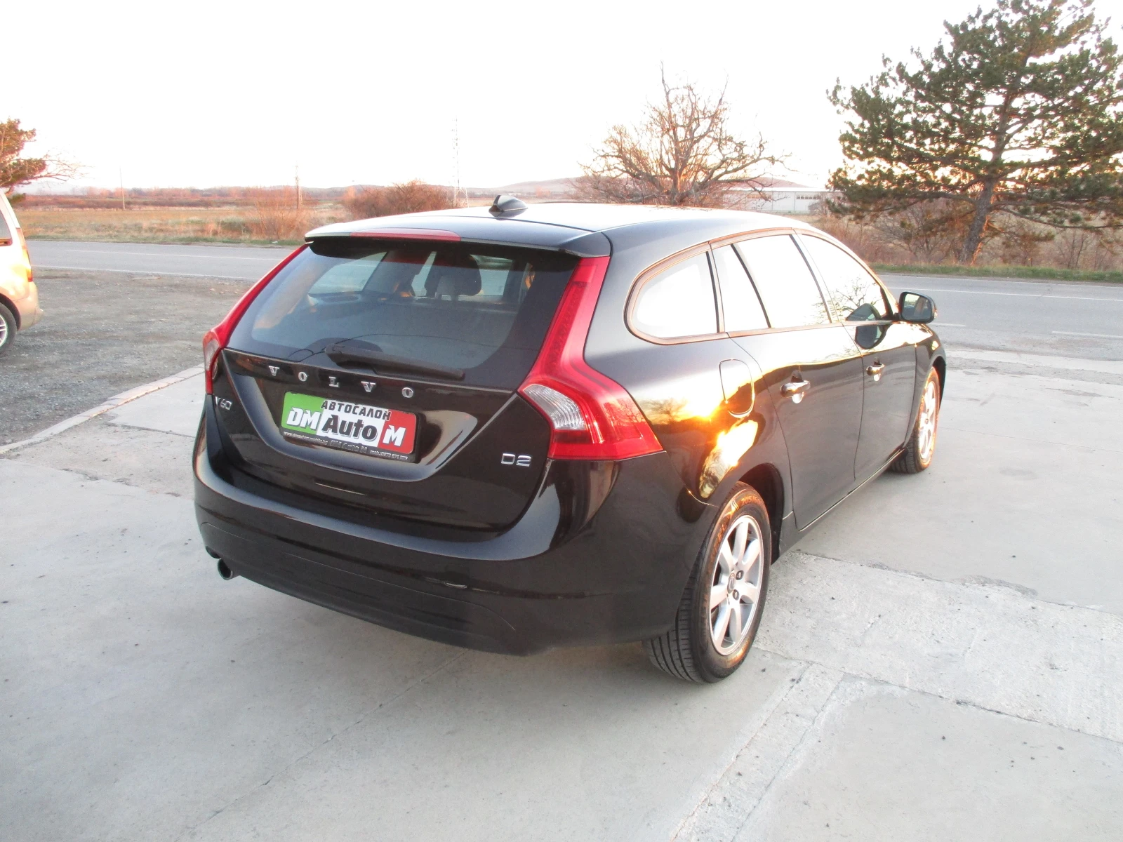 Volvo V60 1.6/KATO НОВА/ABTOMATИК/ - изображение 4