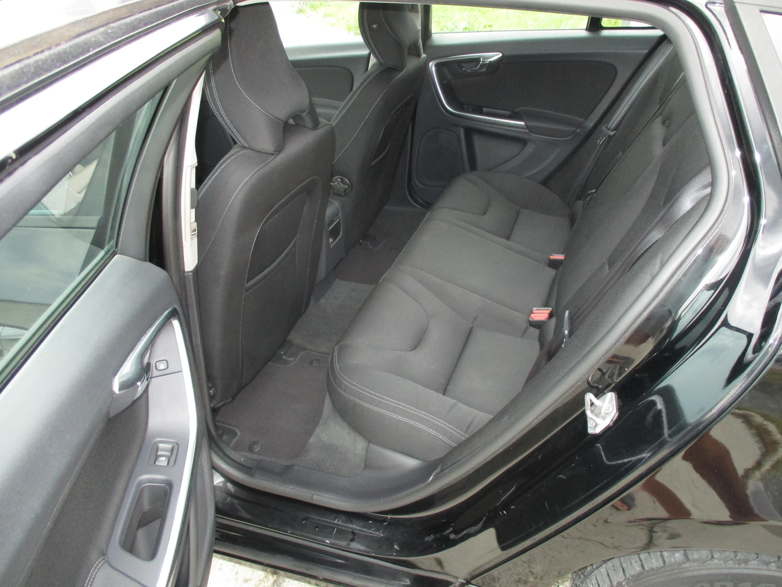 Volvo V60 1.6/KATO НОВА/ABTOMATИК/, снимка 11 - Автомобили и джипове - 48369062