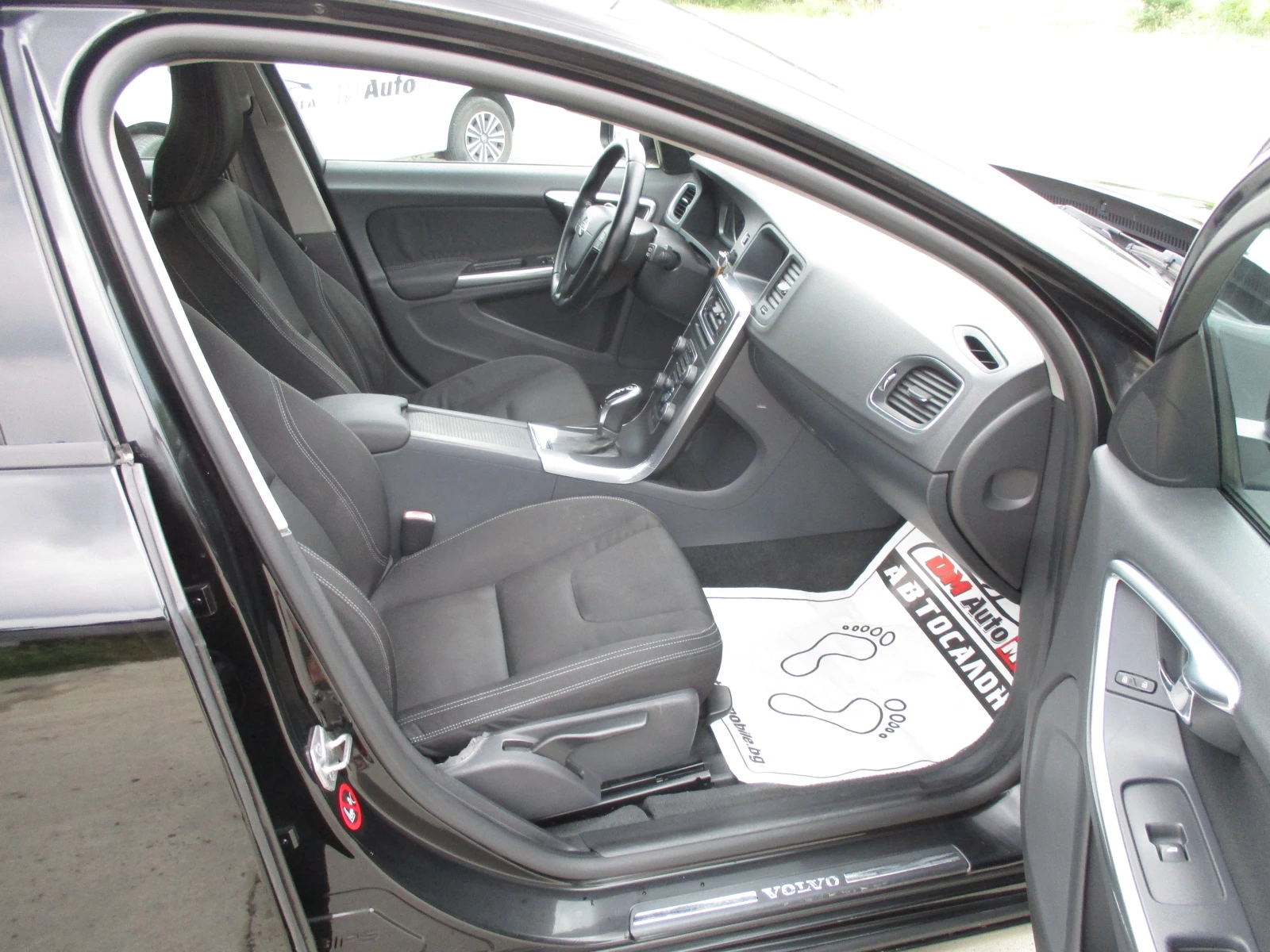 Volvo V60 1.6/KATO НОВА/ABTOMATИК/, снимка 13 - Автомобили и джипове - 48369062