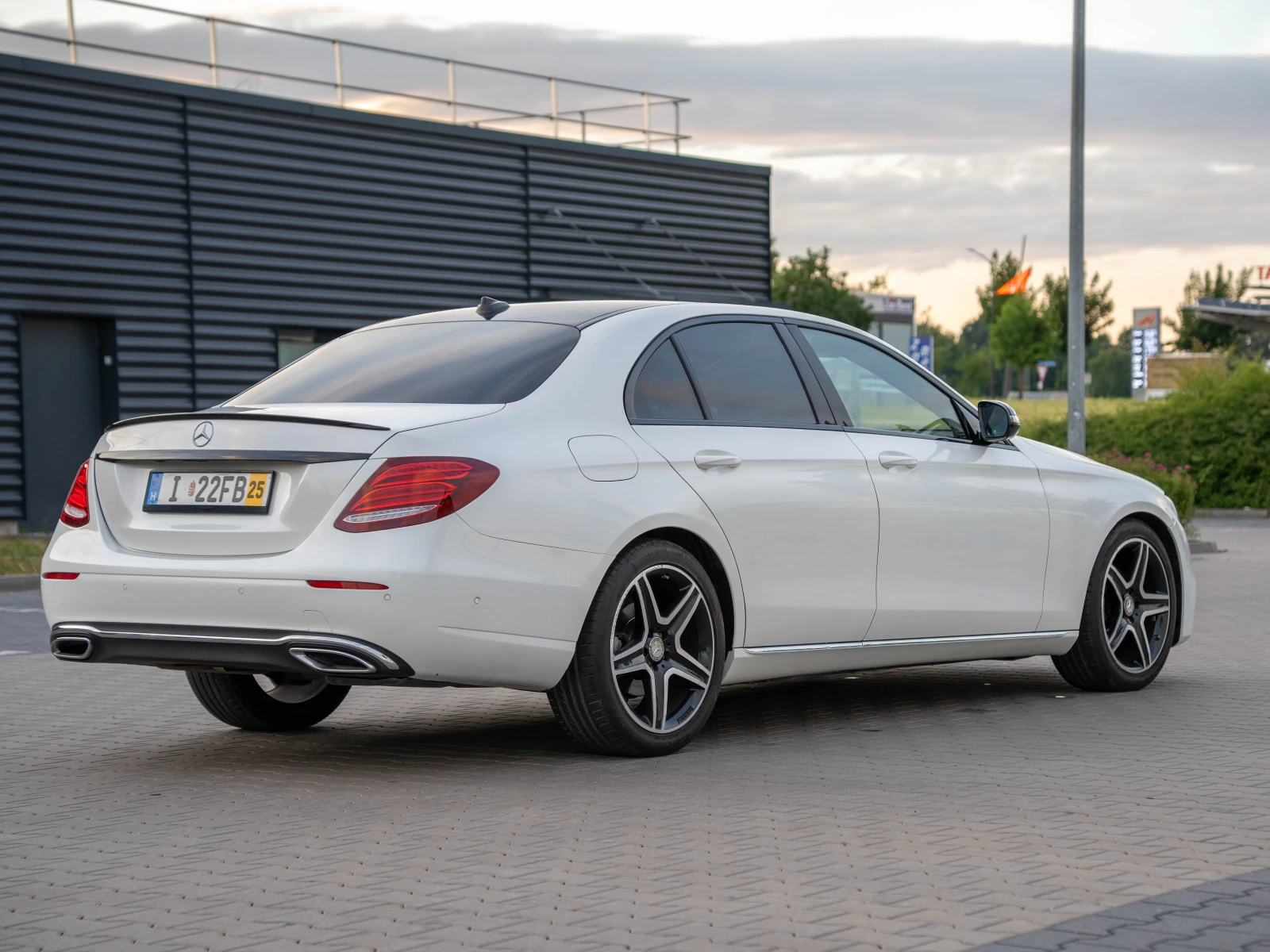 Mercedes-Benz E 220 AMG Widescreen естествена кожа - изображение 7