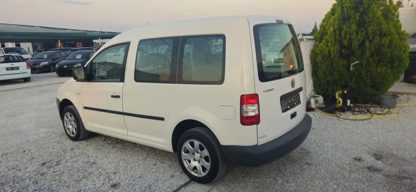 VW Caddy 1.9TDI.105кс.2009г.ТОПсъстояние - изображение 7