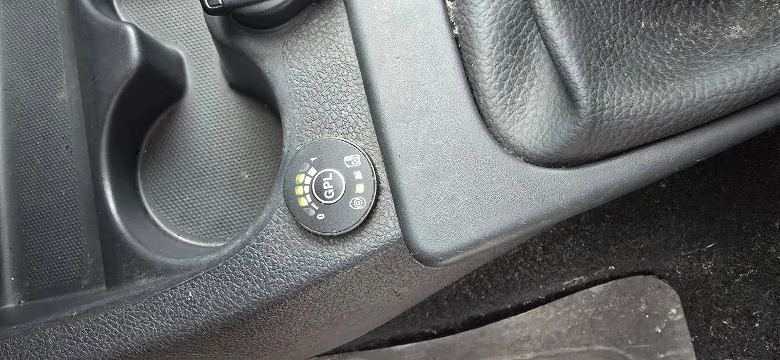 Dacia Lodgy РЕАЛНИ КИЛОМЕТРИ ! КАМЕРА ! ГАЗ !  - изображение 10