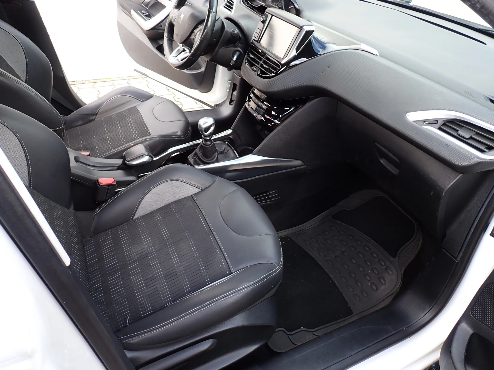 Peugeot 2008 1.6 eHDI | Mobile.bg   16