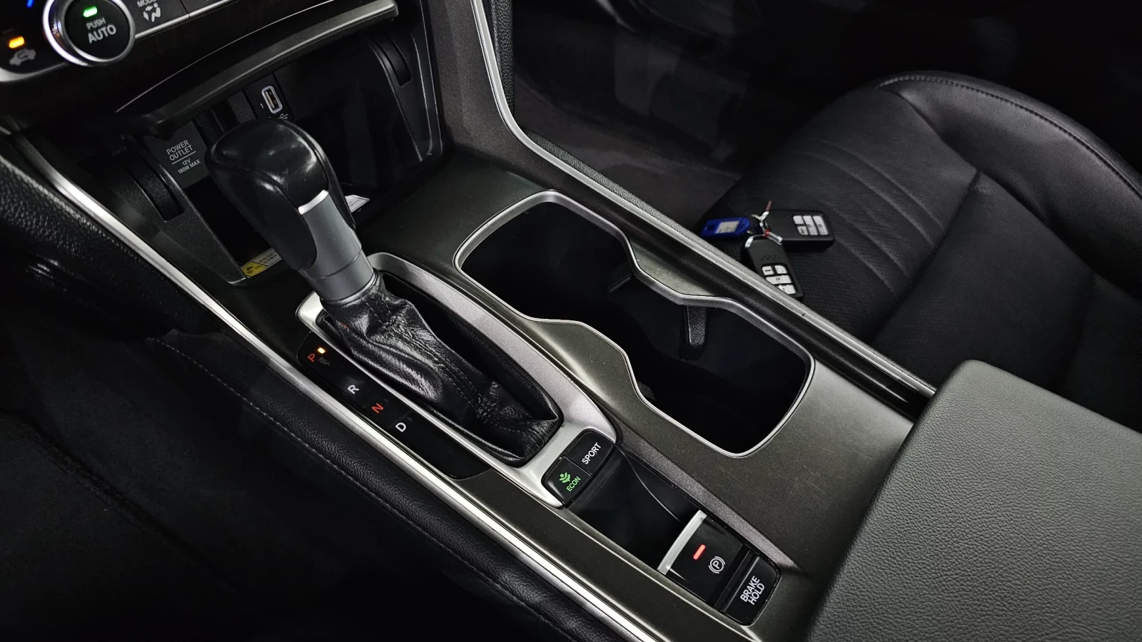 Honda Accord * DISTRONIC * ПОДГРЕВИ * КАМЕРА, снимка 10 - Автомобили и джипове - 54343716