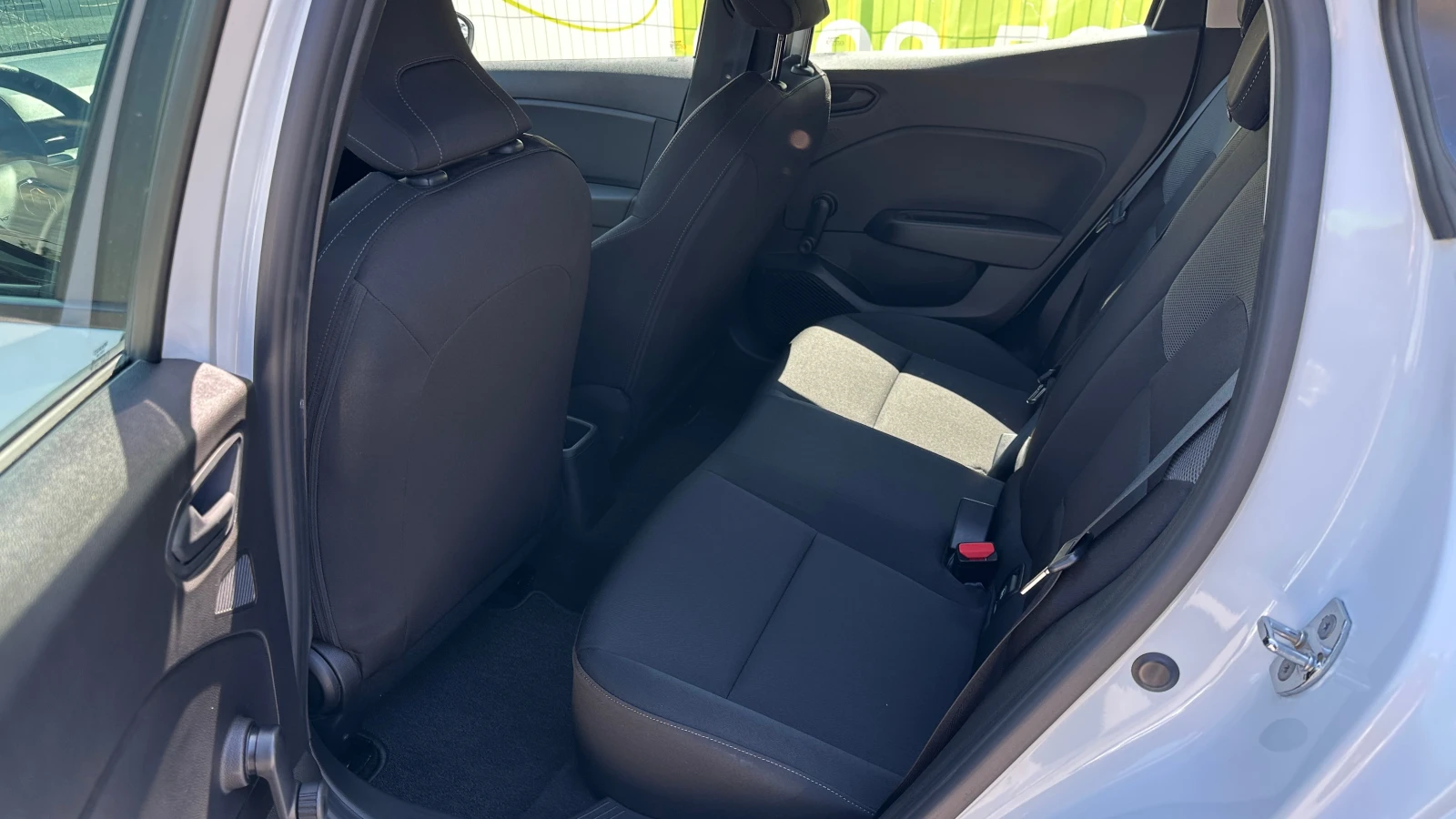 Renault Clio Life 1.0 i Първи собственик от България, снимка 9 - Автомобили и джипове - 54410914