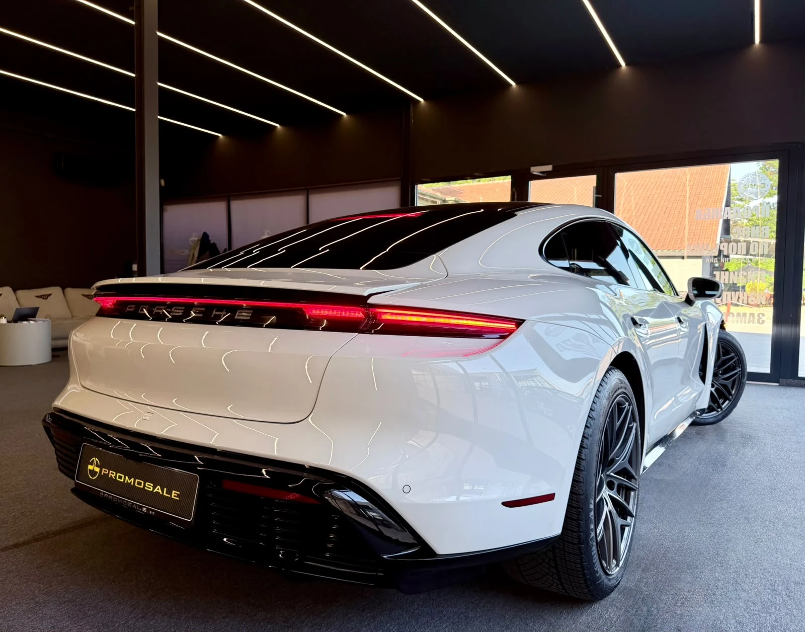 Porsche Taycan Bose* Matrix* Sport Sound* Pano* 360* ������ | Mobile.bg � ����������� 6