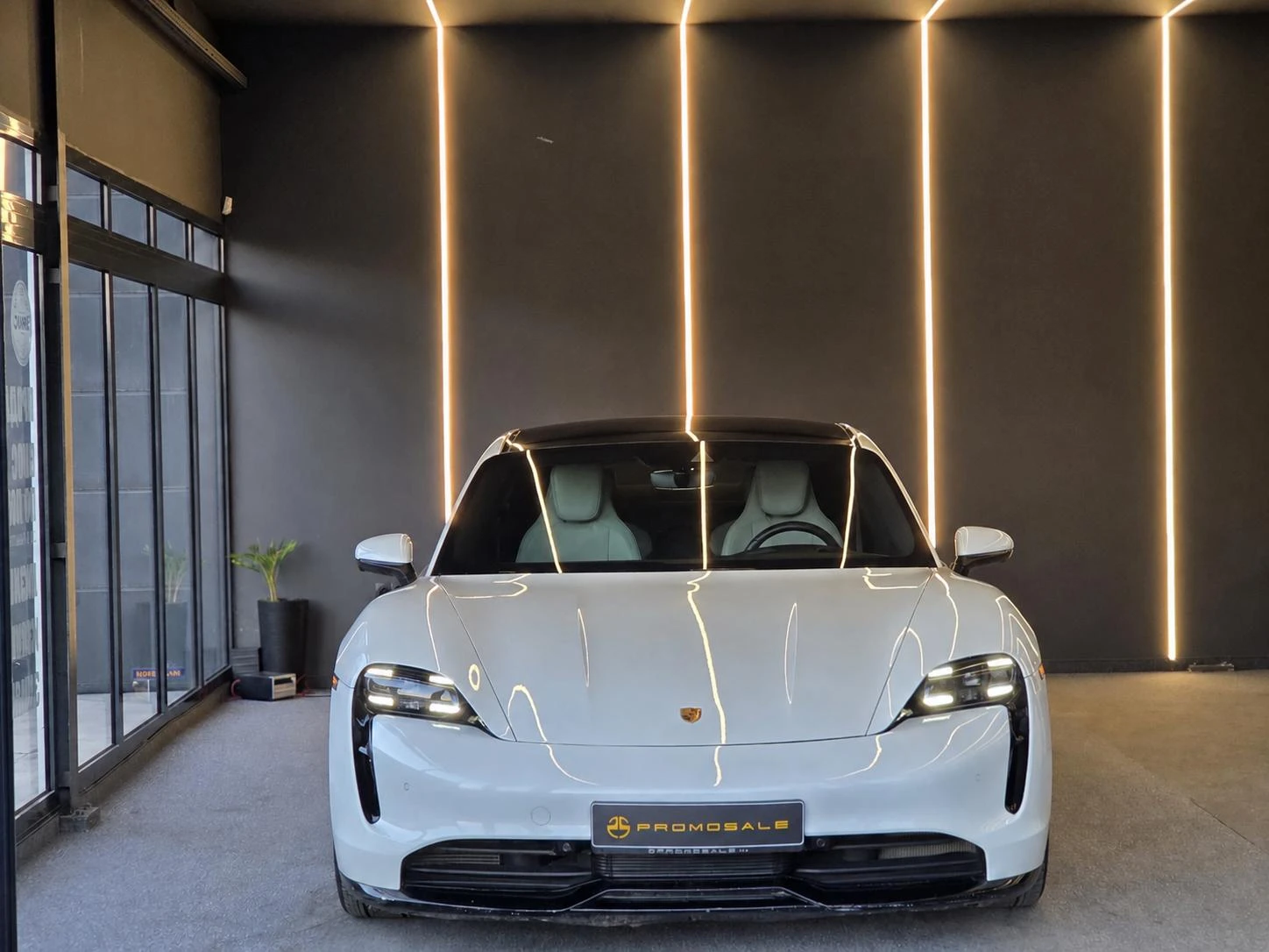 Porsche Taycan Bose* Matrix* Sport Sound* Pano* 360* Лизинг, снимка 2 - Автомобили и джипове - 54598400