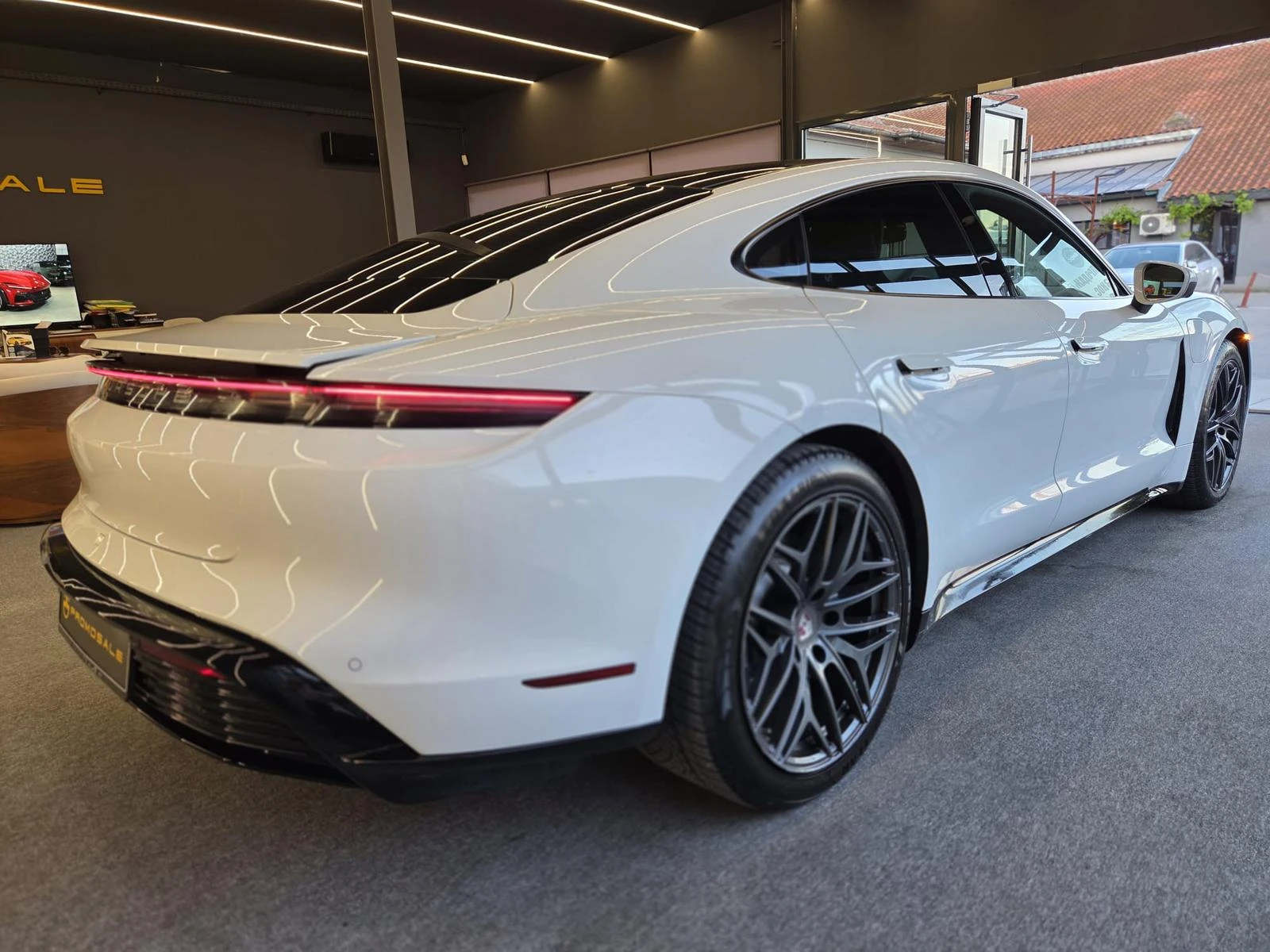 Porsche Taycan Bose* Matrix* Sport Sound* Pano* 360* Лизинг, снимка 6 - Автомобили и джипове - 54598400