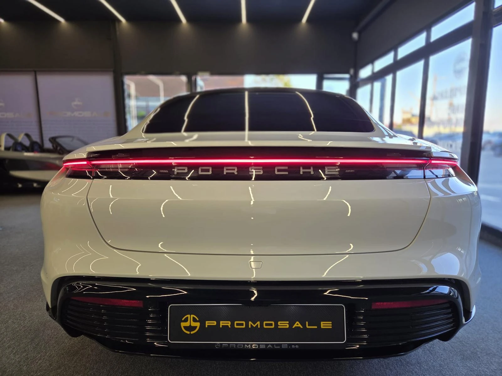 Porsche Taycan Bose* Matrix* Sport Sound* Pano* 360* Лизинг, снимка 5 - Автомобили и джипове - 54598400