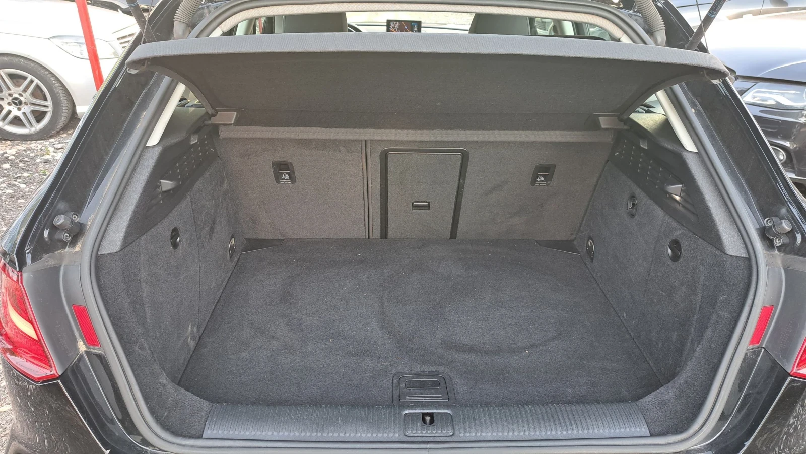 Audi A3 S-tronik, снимка 5 - Автомобили и джипове - 54664634