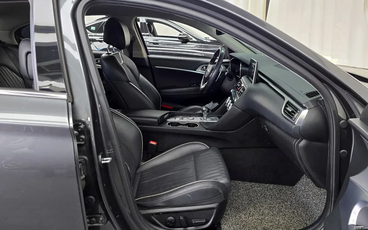 Genesis G70 SUPREME !!УНИКАТ!! #ПЪЛНО ОБОРУДВАНЕ#, снимка 4 - Автомобили и джипове - 55065910