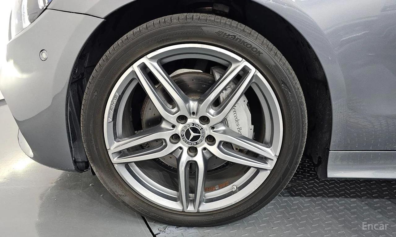Mercedes-Benz E 220 d Coupe* FACE AMG PACK* BURMESTER* ХЕДЪП* КАМЕРА* , снимка 5 - Автомобили и джипове - 55618976
