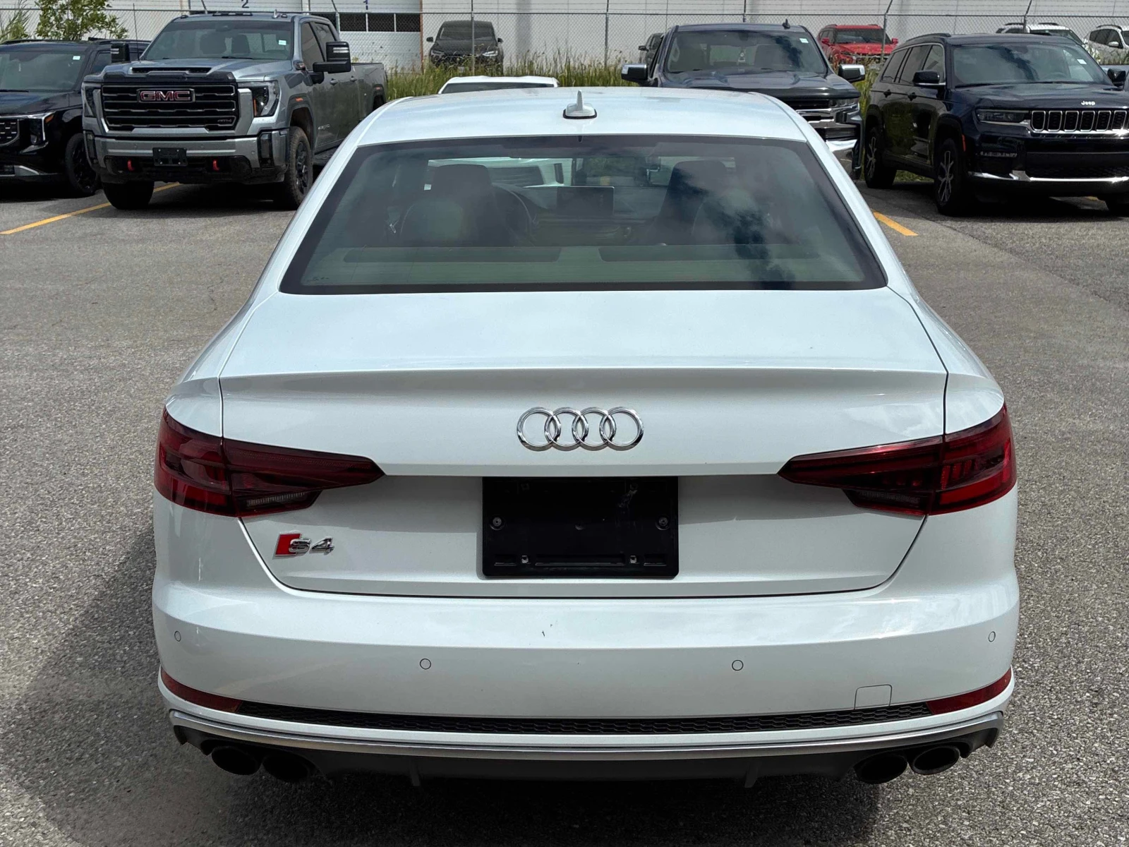 Audi S4 * Progressiv * CARFAX * БЕЗ ПЪРВОНАЧАЛНА ВНОСКА, снимка 4 - Автомобили и джипове - 55812352