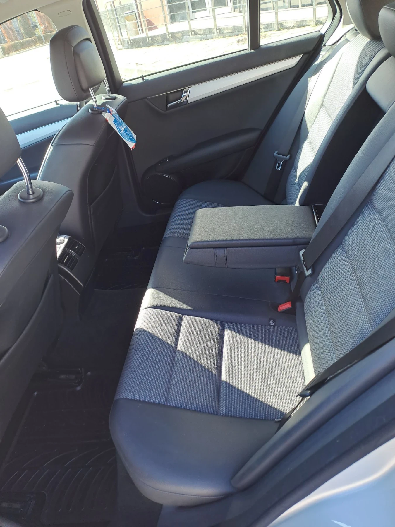 Mercedes-Benz C 180 Бензин/газ/автомат, снимка 7 - Автомобили и джипове - 55854618