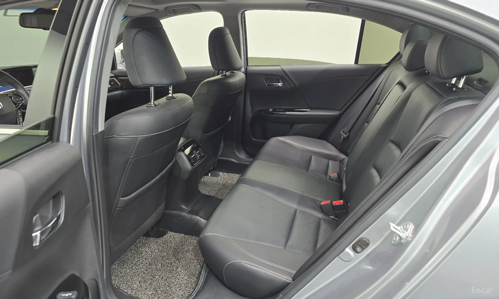 Honda Accord АВАНСОВО ПЛАЩАНЕ\Перфектно състояние, снимка 11 - Автомобили и джипове - 56131411