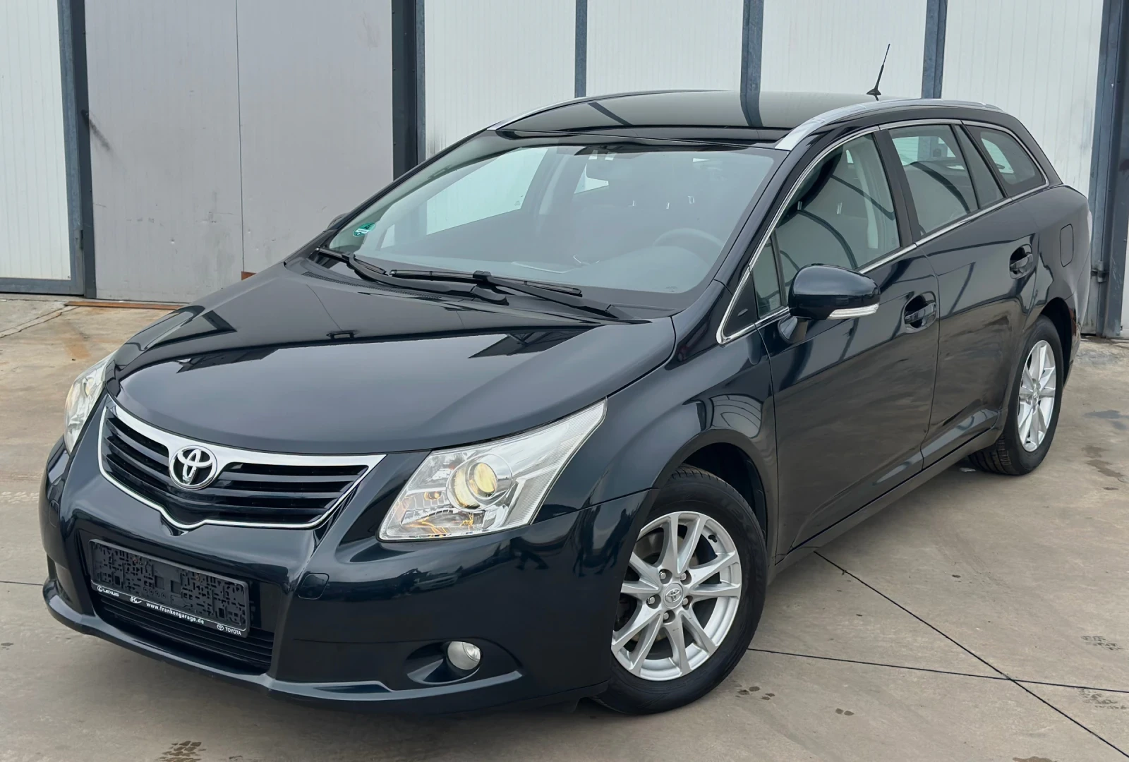 Toyota Avensis 1.8 VVT-i Edition* Нави* Камера* Сервизна История*