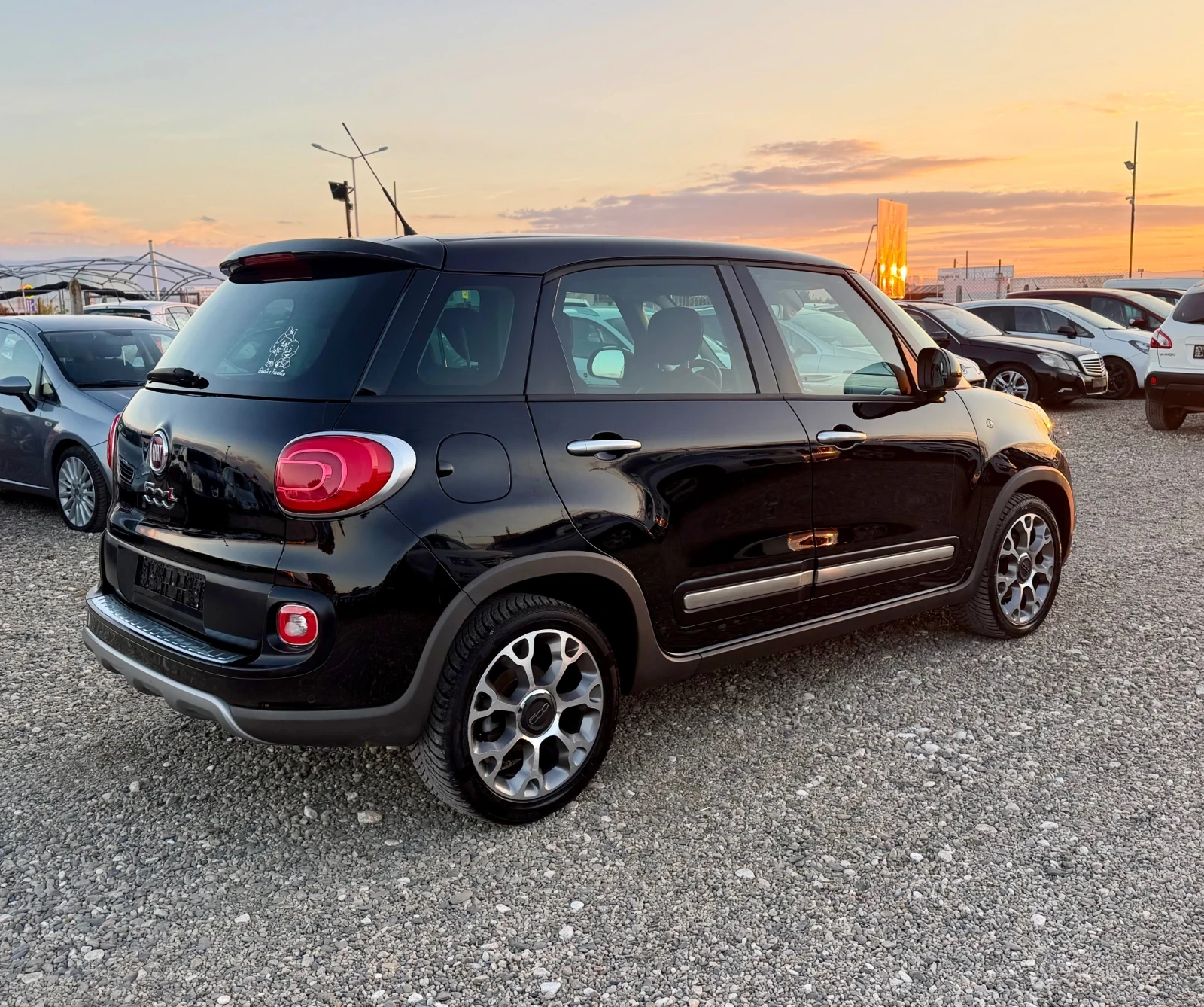 Fiat 500L 1.4i 95kc* GPL * 149000km * NOVA * ЛИЗИНГ * , снимка 4 - Автомобили и джипове - 56303175