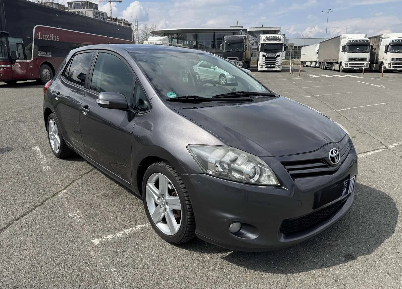 Toyota Auris, снимка 7 - Автомобили и джипове - 56589138