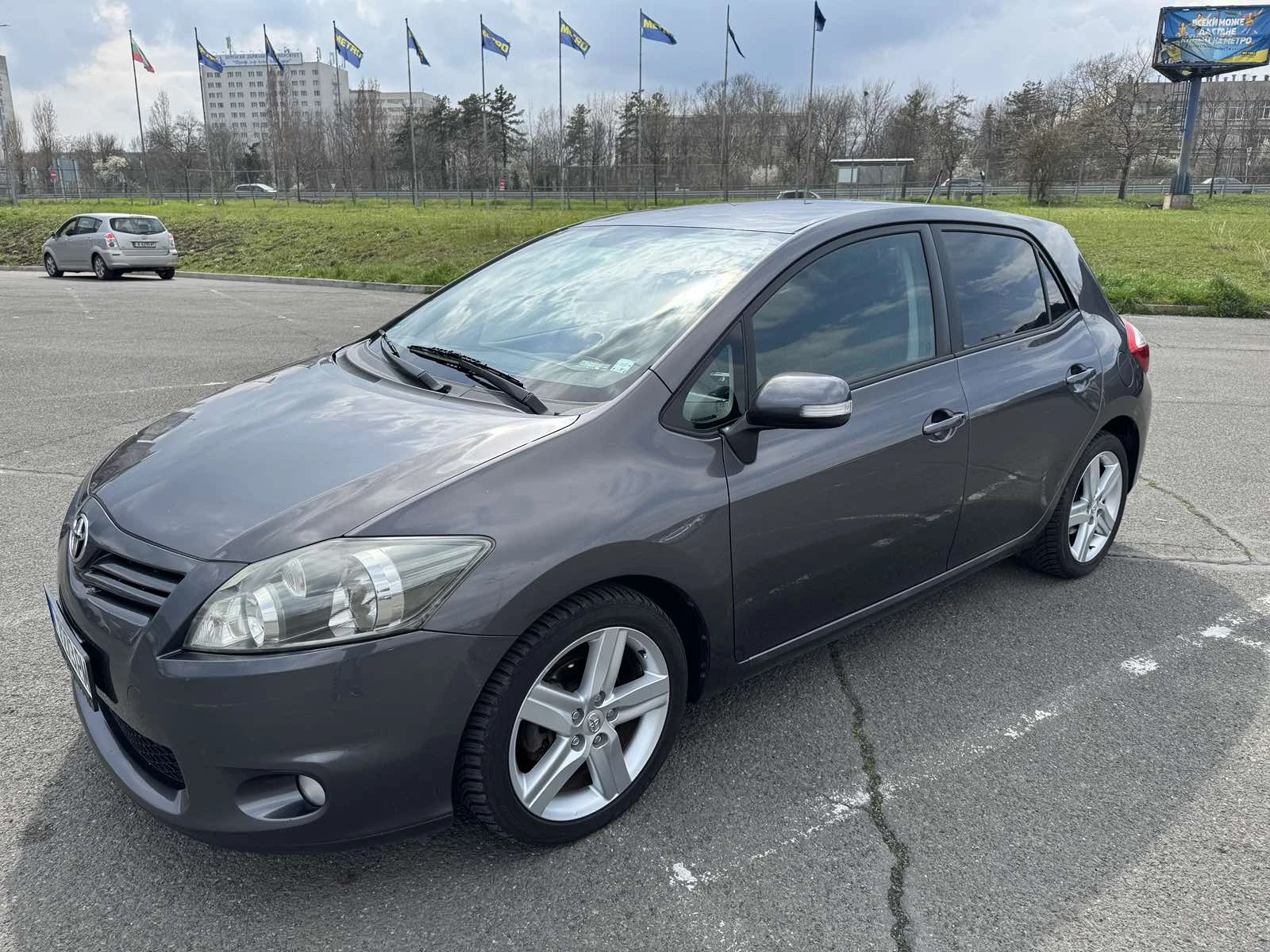 Toyota Auris, снимка 9 - Автомобили и джипове - 56589138