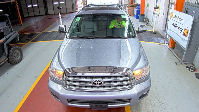 Toyota Sequoia 5.7 4x4 JBL, снимка 2 - Автомобили и джипове - 47435111