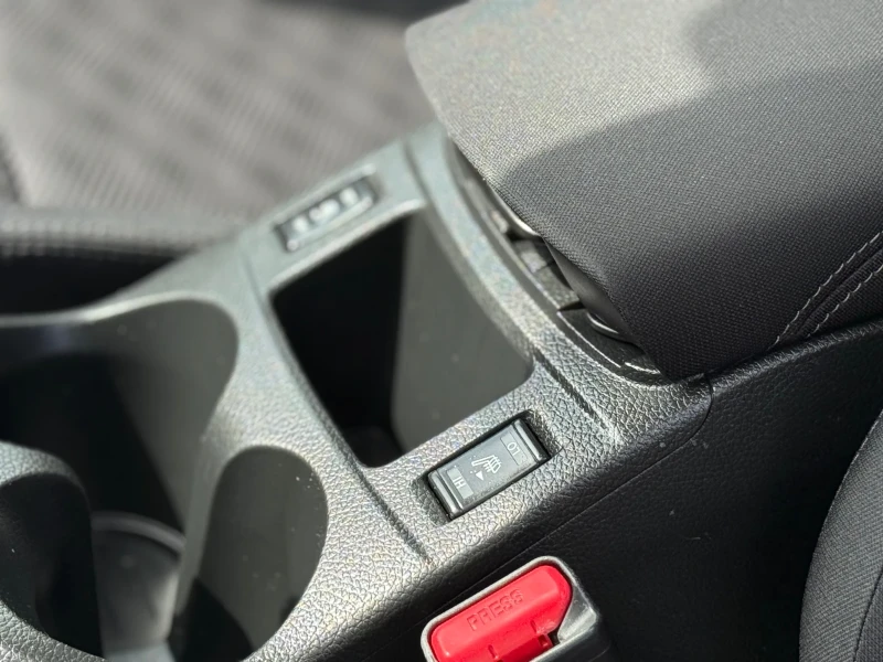 Nissan Qashqai 1.2 DIG-T Acenta, снимка 16 - Автомобили и джипове - 51657827