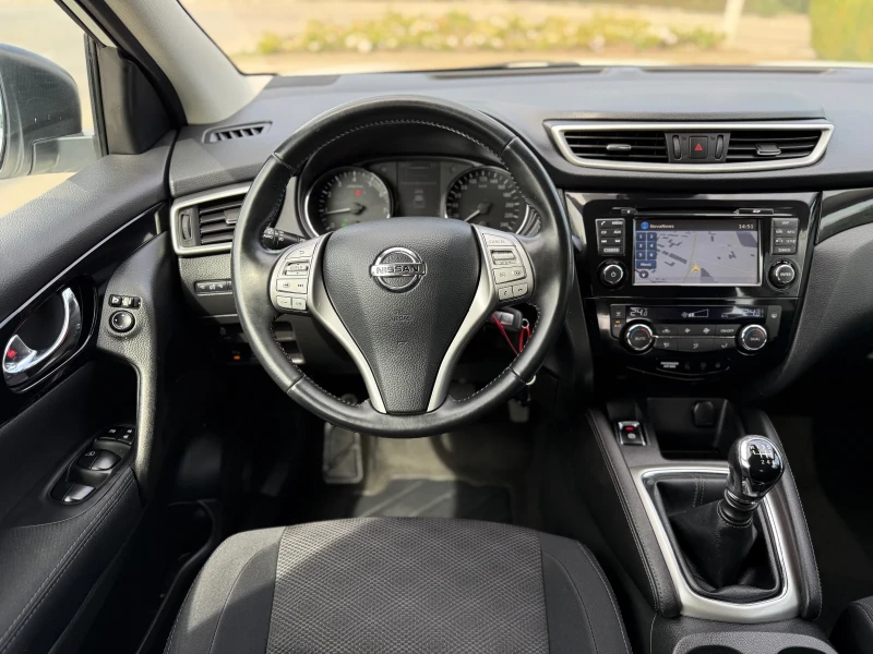 Nissan Qashqai 1.2 DIG-T Acenta, снимка 8 - Автомобили и джипове - 51657827